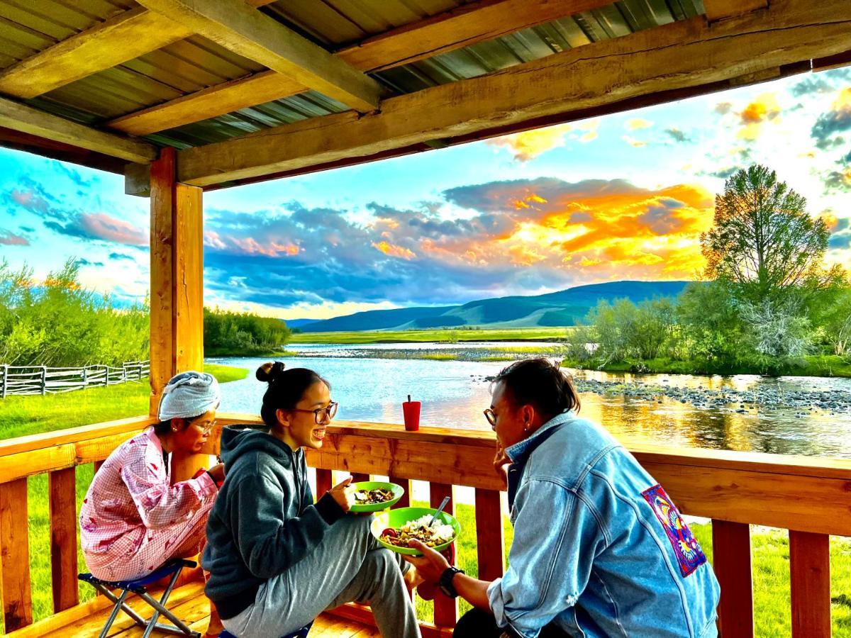 Vast Mongolia Tour & Hostel Улан-Батор Екстер'єр фото
