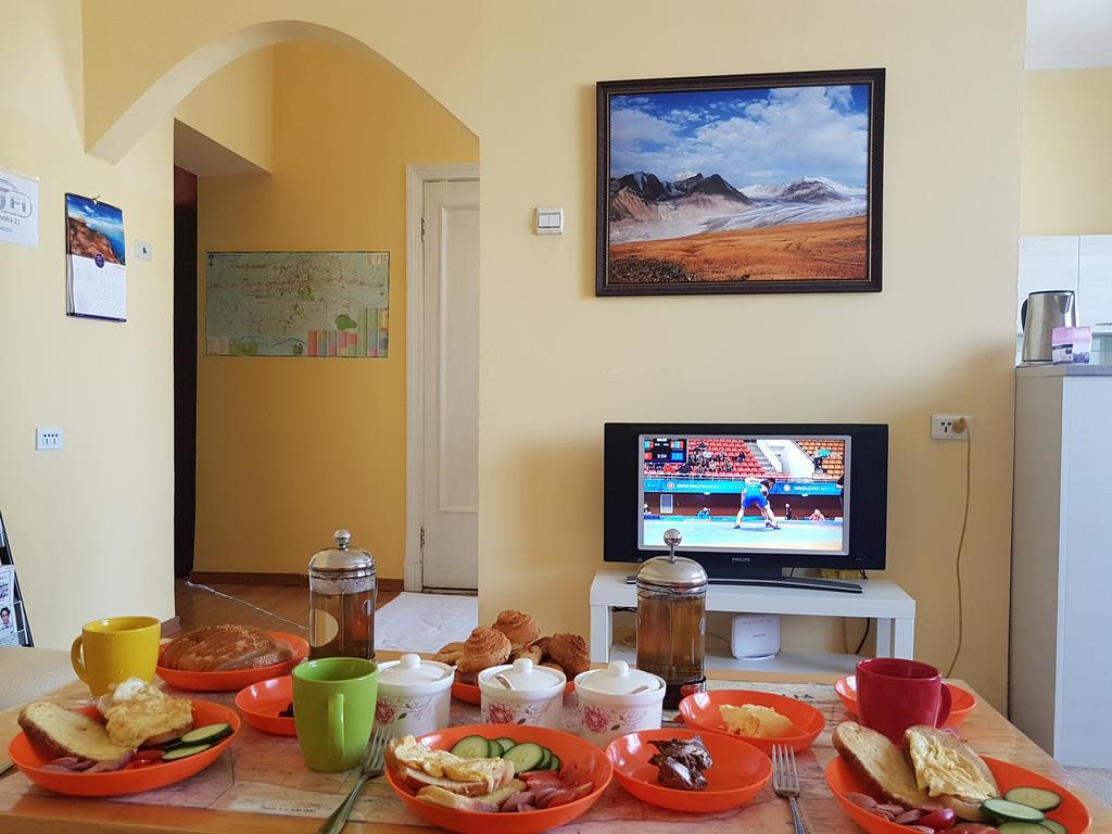 Vast Mongolia Tour & Hostel Улан-Батор Екстер'єр фото